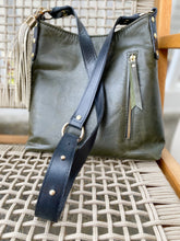 Load image into Gallery viewer, Amber Crossbody Bag