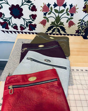 Load image into Gallery viewer, Casey Crossbody Bag