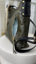 Load image into Gallery viewer, Amber Crossbody Bag